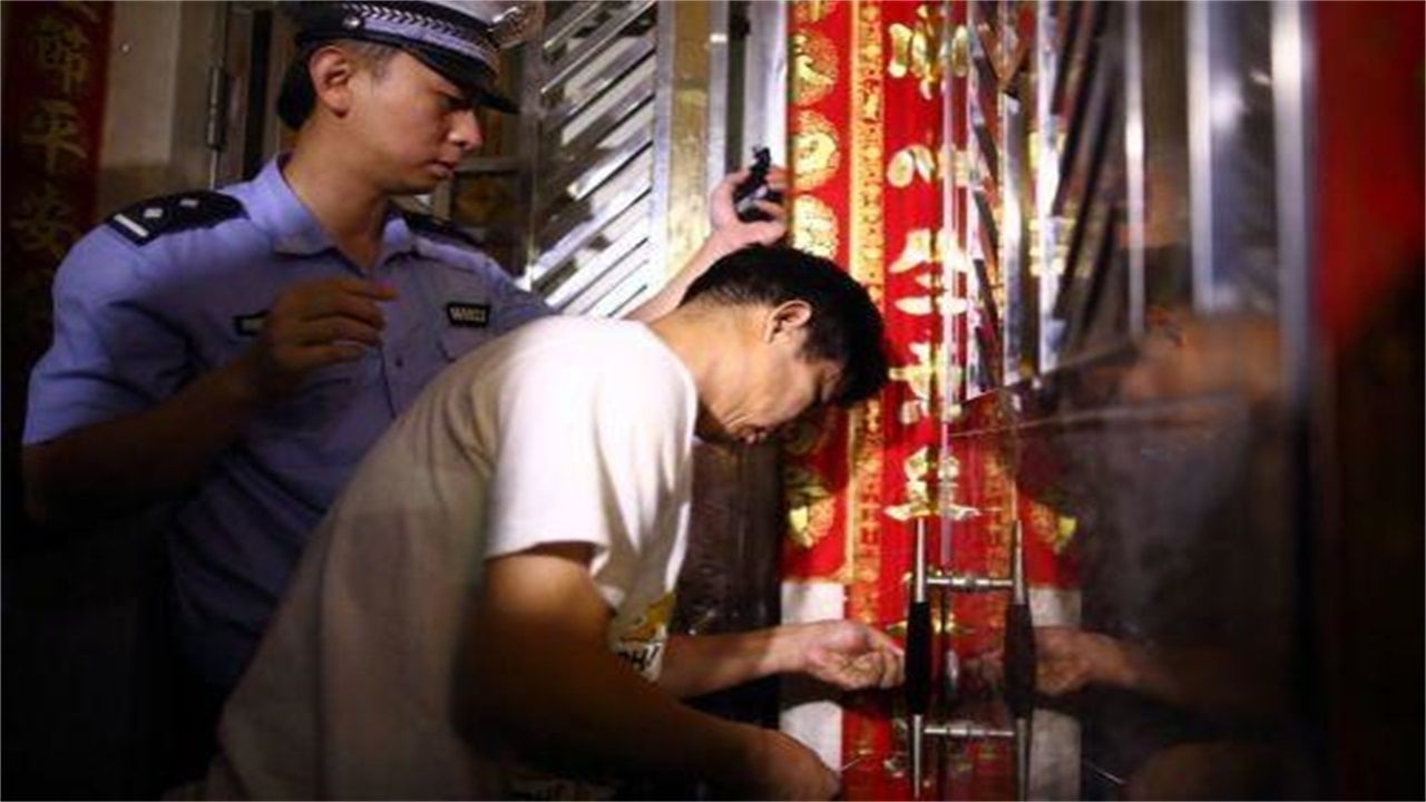 黑龙江请开锁师傅开了锁后，师傅